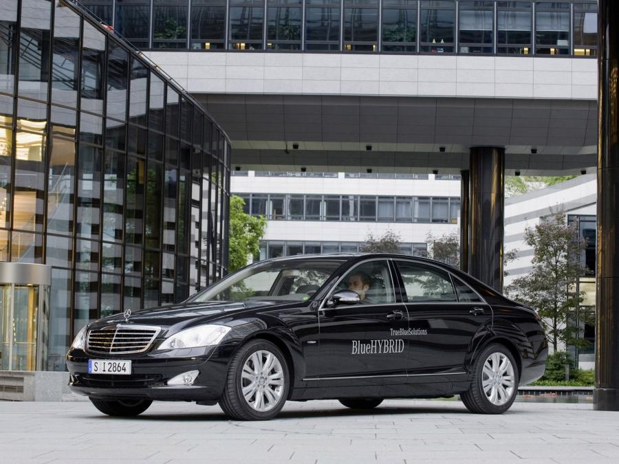  Mercedes-Benz S400 BlueHYBRID 2008 года  (фото 25 из 35)